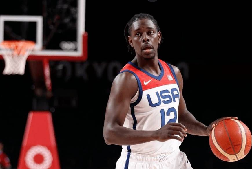 发布会上的他，面对粉丝送来的太极服当场换装，衣服套在头上拽不下来画面囧萌，被主持人要求说中文也没有含糊了事，还大方挑战周杰 马克·鲁法洛谈“绿巨人”单人电影：永远没戏！