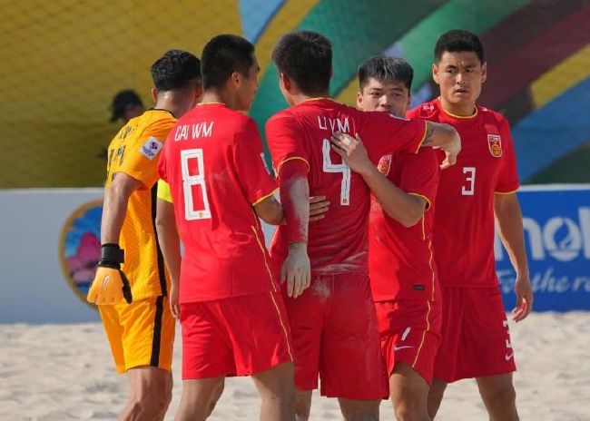 影片特意加入了一段重返八十年代电子空间的情节，弗林这一经典角色再度登场，成为唤醒观众情怀的“怀旧彩蛋”。