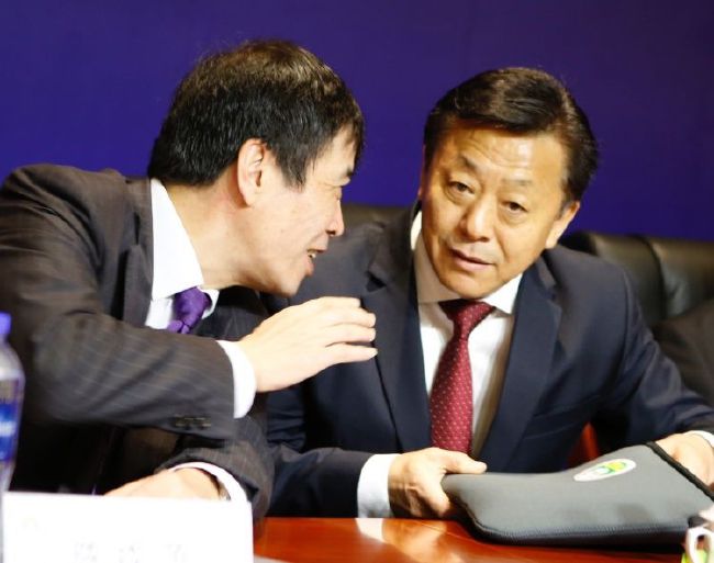 ”此前，李政宰和林智妍在电影《左轮手枪》中有过短暂的合作。