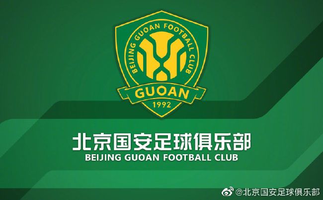 舒淇抹胸白色长礼服典雅不失性感，刘嘉玲金色印花裙获众人围访气场足。