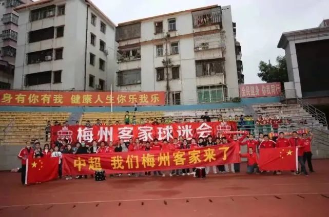 其中包括主演奥利维娅·科尔曼将角逐最佳女主角，而另外两位女演员，艾玛·斯通和蕾切尔·薇兹则将角逐最佳女配角。