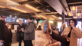 金·卡戴珊主演《诉讼女王》巴黎首映 3 《同乐者》曝预告 《绝命毒师》主创打造科幻新剧 4 《海贼王2》曝海报及剧照 布洛基和东利同框亮相 5 经典美剧《越狱》重启！
